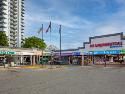 Old Orchard Shopping Centre