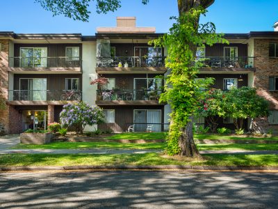 Pine Villa Apartments